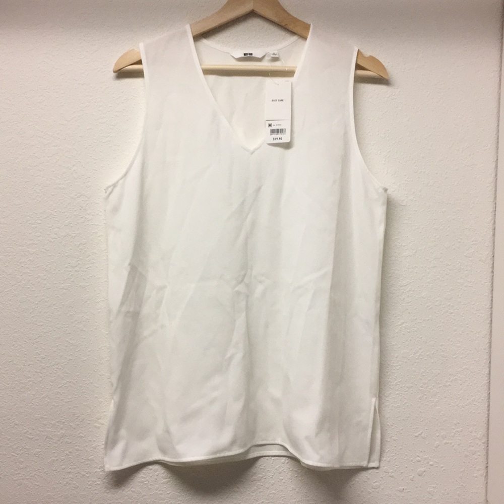 Uniqlo white medium v-neck drape tank top NWT